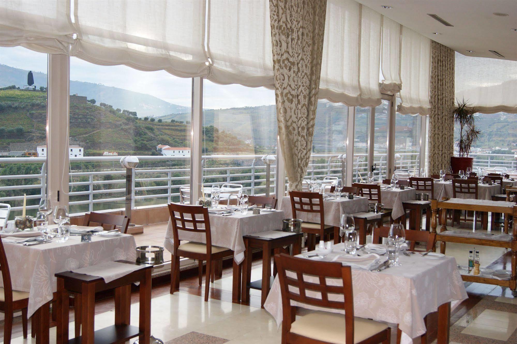 Hotel Regua Douro 페소다레과 레스토랑 사진